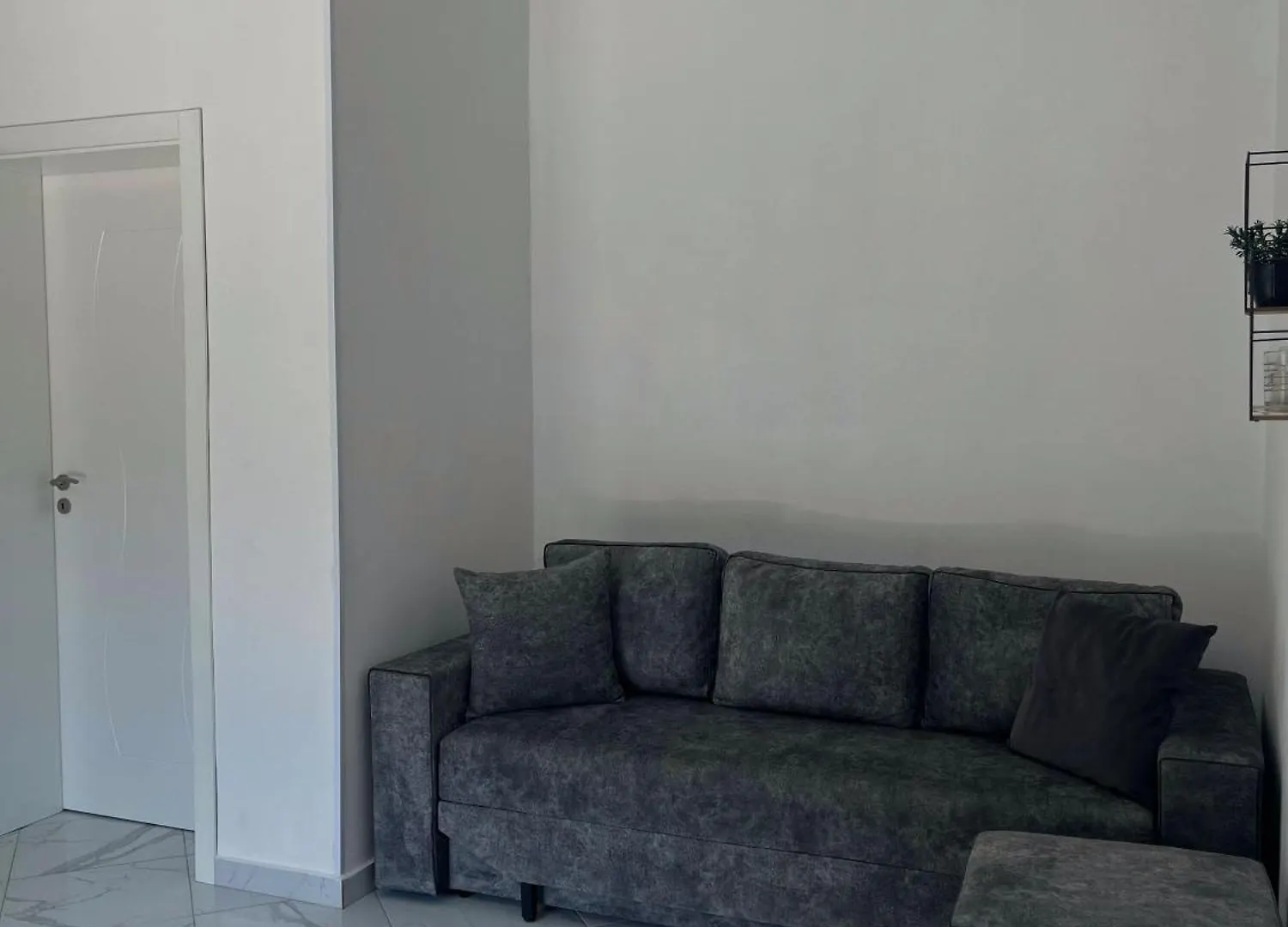 Xhefri'S Apartments Wlora