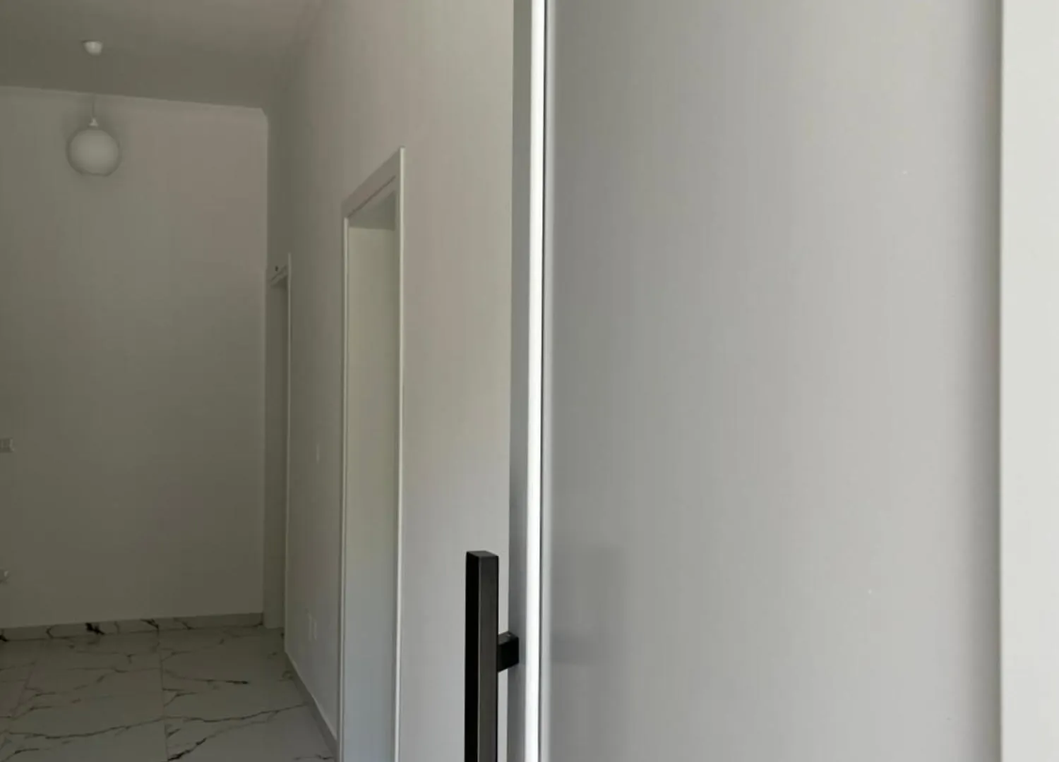 Xhefri'S Apartments Wlora