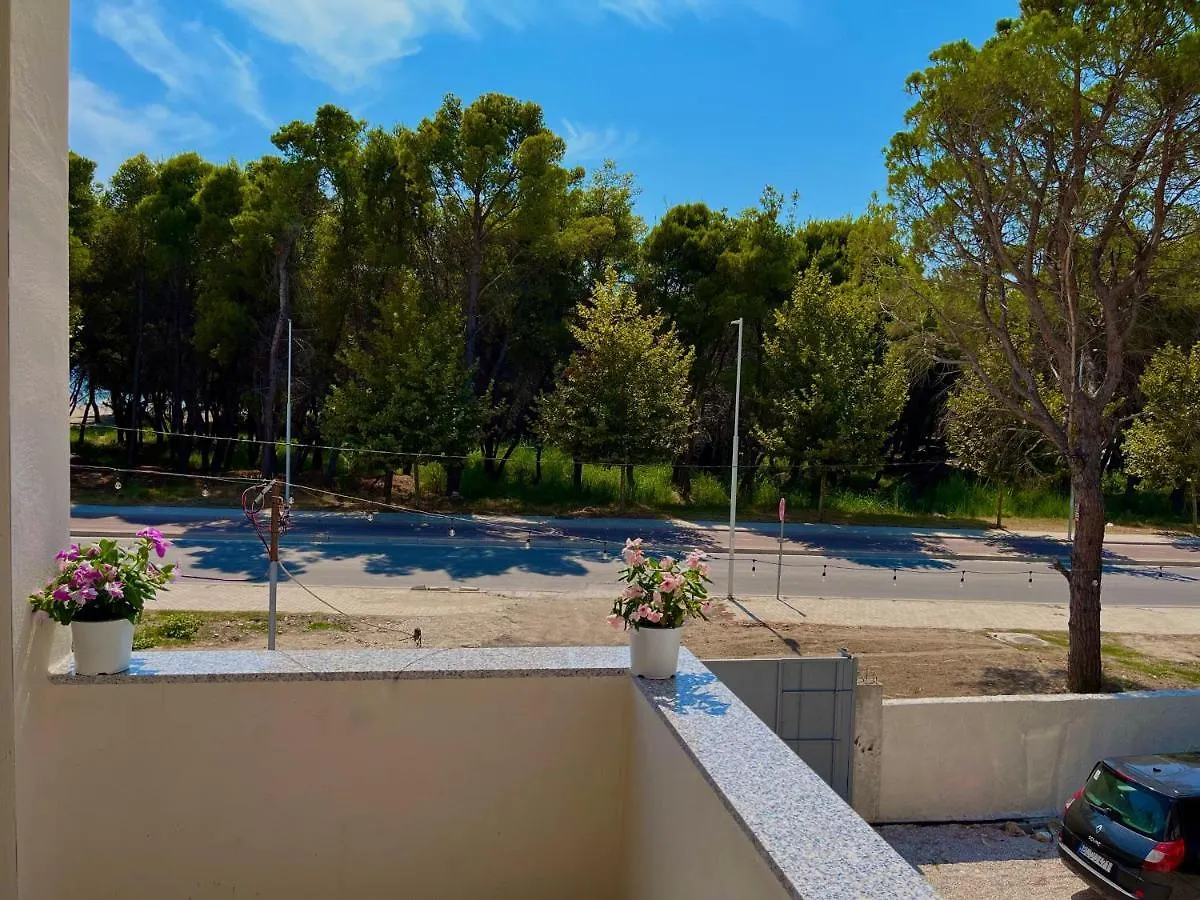 Xhefri'S Apartments Vlore Albania