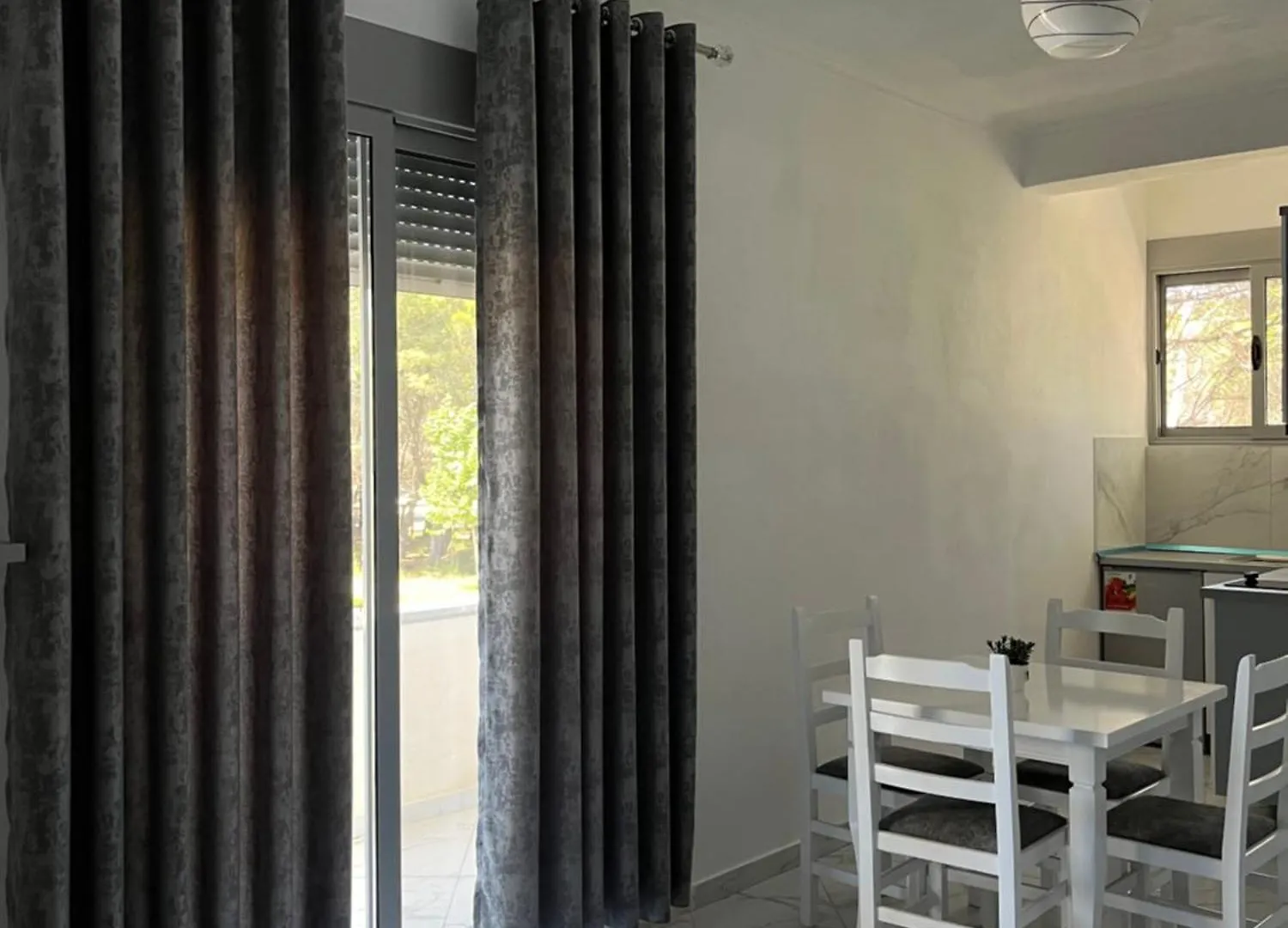 Xhefri'S Apartments Vlorë 0*,  アルバニア