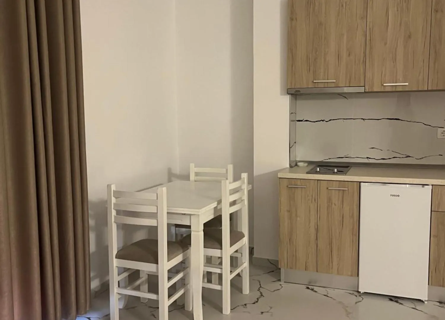 Xhefri'S Apartments Vlore Albania