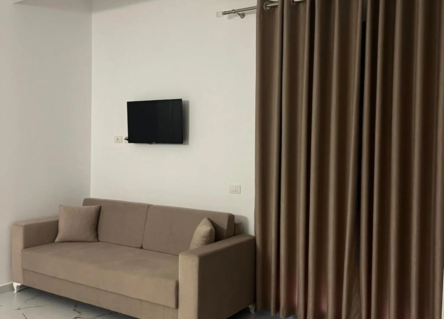 Xhefri'S Apartments Vlorë