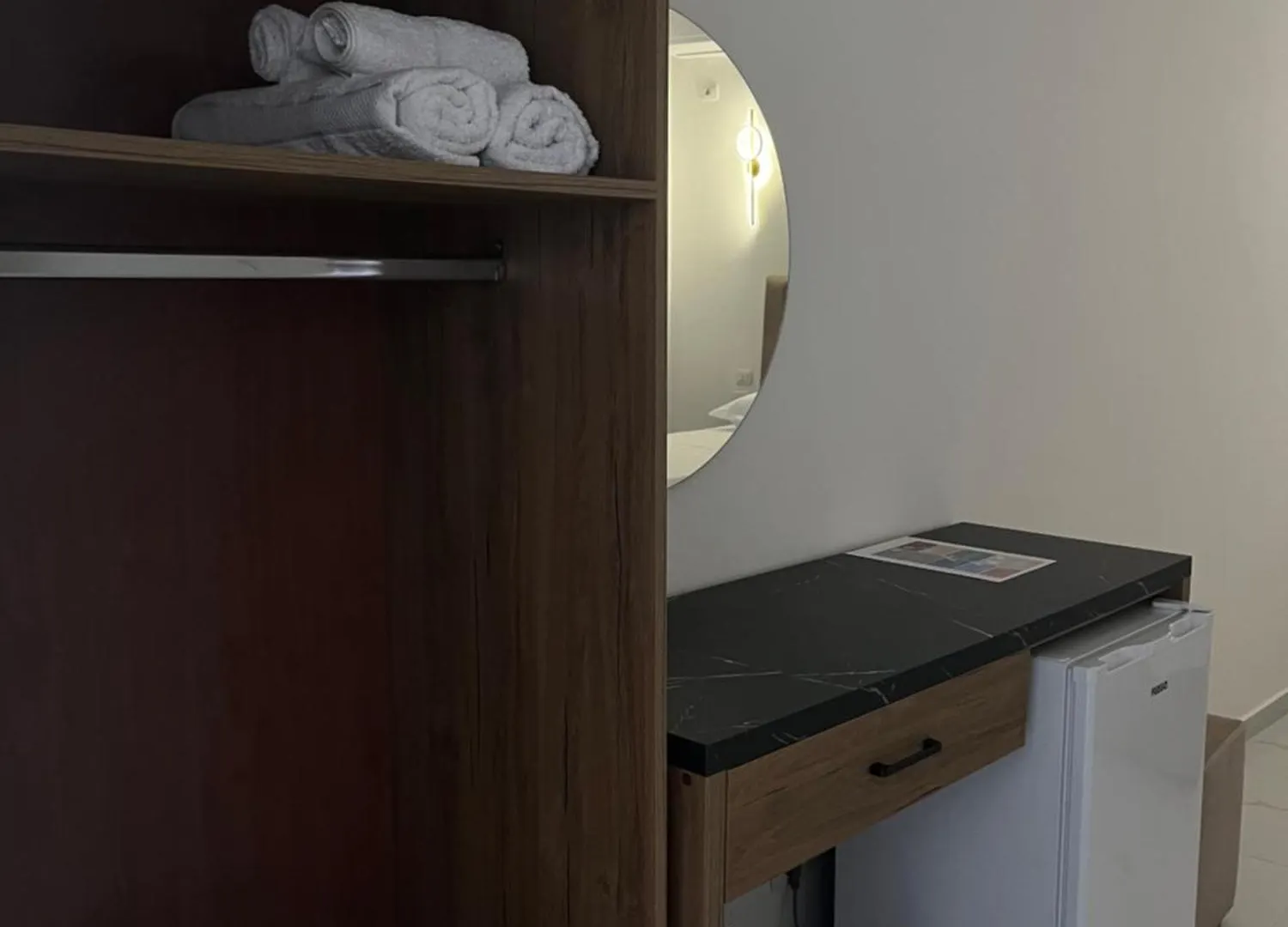 Xhefri'S Apartments Vlore Albania