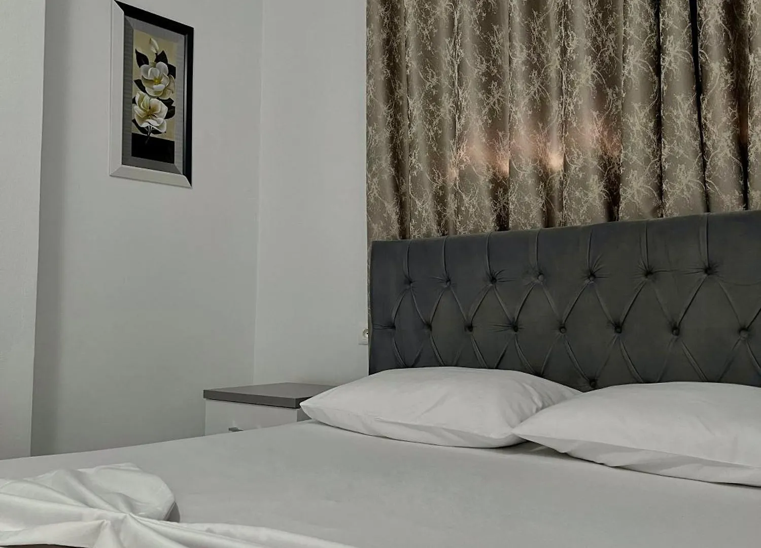 Xhefri'S Apartments Vlore